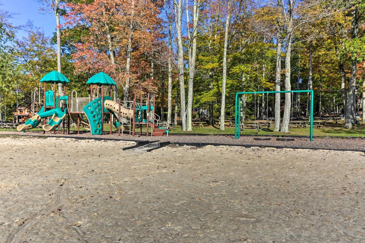 Pet-Friendly Pocono Lake Oasis With Hot Tub! Zewnętrze zdjęcie