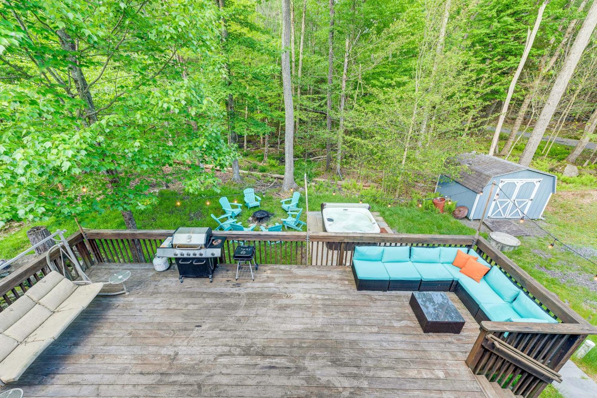 Pet-Friendly Pocono Lake Oasis With Hot Tub! Zewnętrze zdjęcie
