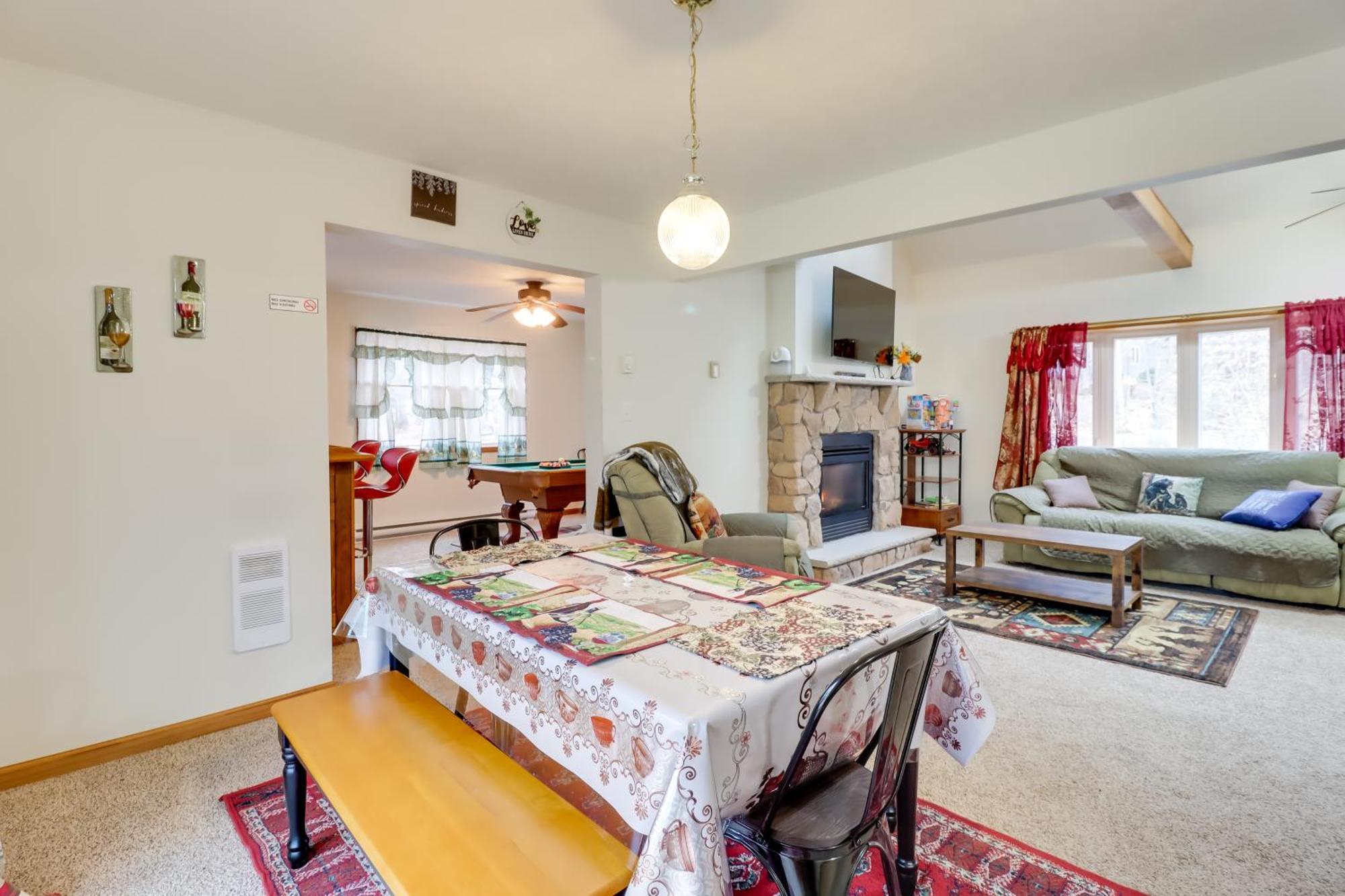 Pet-Friendly Pocono Lake Oasis With Hot Tub! Zewnętrze zdjęcie