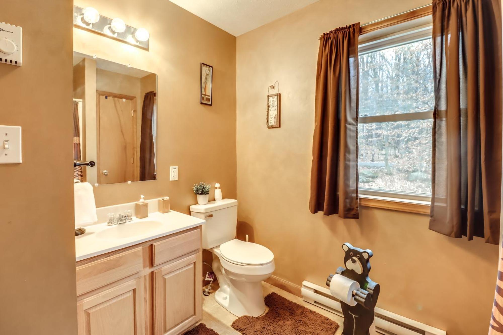 Pet-Friendly Pocono Lake Oasis With Hot Tub! Zewnętrze zdjęcie
